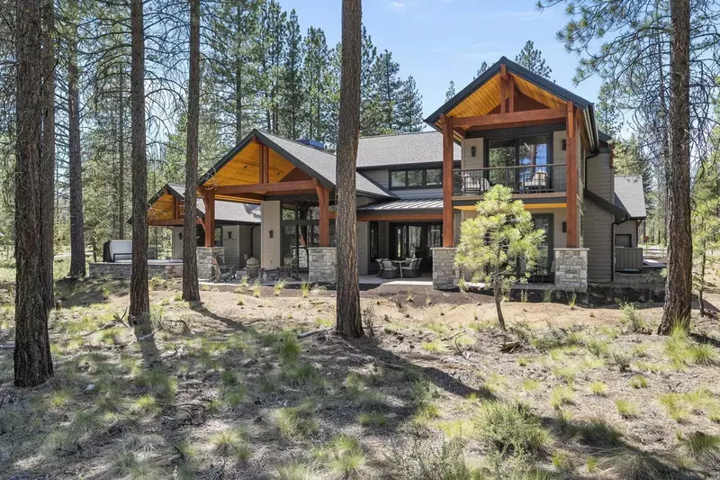 "We had an incredible time at Elk Run! The house is absolutely gorgeous." - Sharon