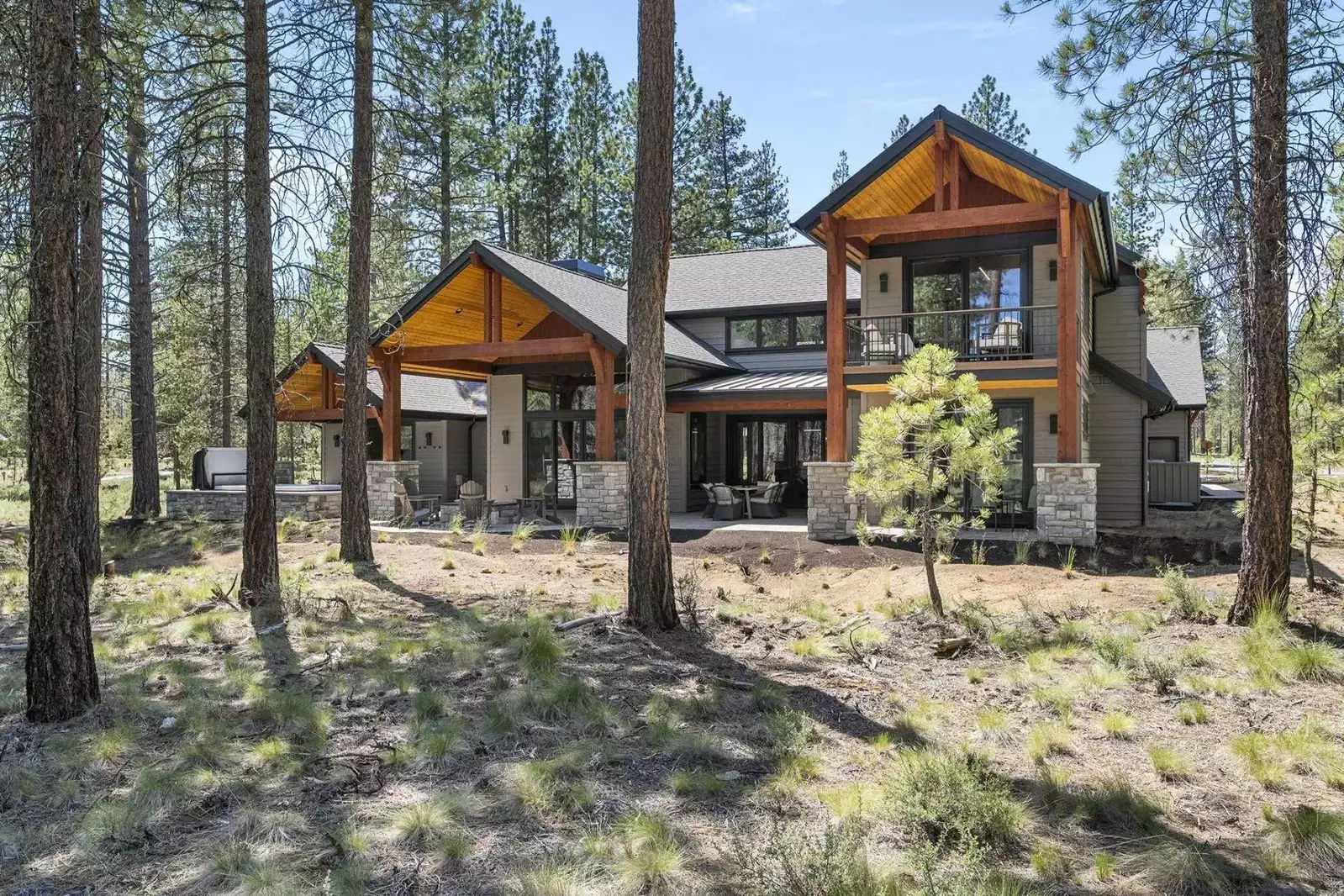 "We had an incredible time at Elk Run! The house is absolutely gorgeous." - Sharon