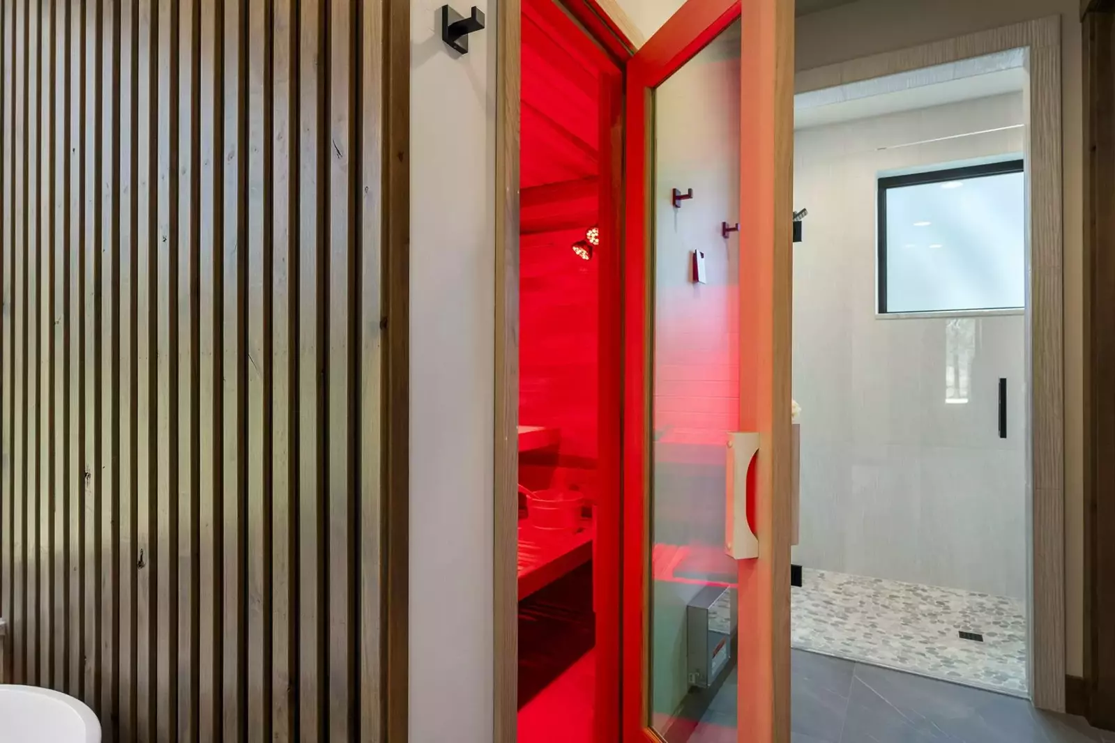 You are correct. This rental has a sauna!