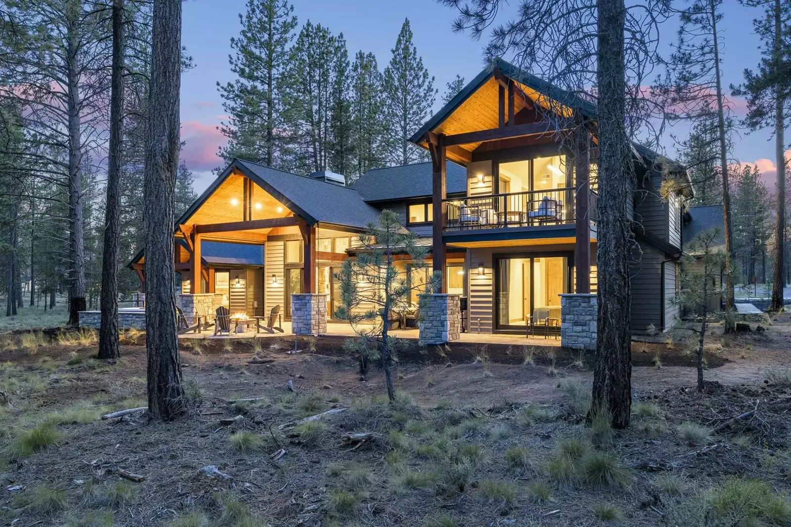 "Relaxed in the outdoor hot tub, played pool, took an infrared sauna and lounged by the outdoor firepit." - Sharon