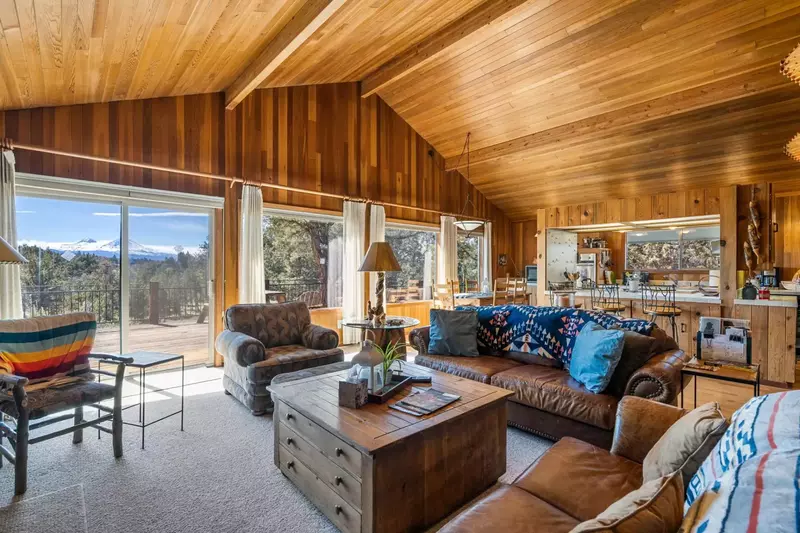 Welcome to Sagebrush! We hope we get to host you at this unforgettable Central Oregon rental!