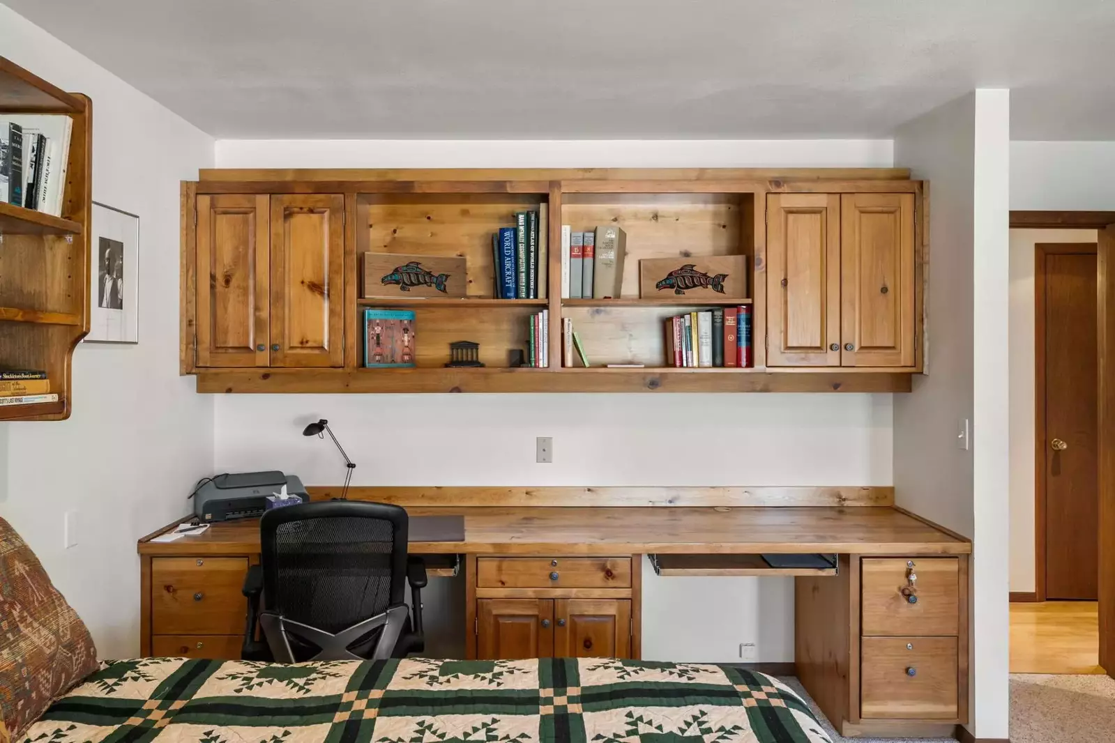 The home office means you can extend your stay and work from home while away from home.