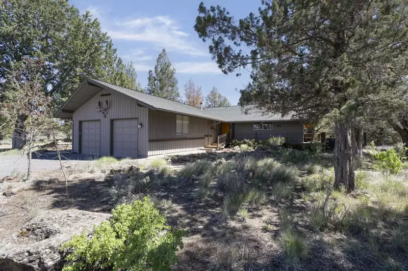 Guests of Sagebrush will be close to a bunch of Oregons best natural areas such as the Three Sisters, Tumalo Falls, Mt Bachelor, Paulina Lake, & more!