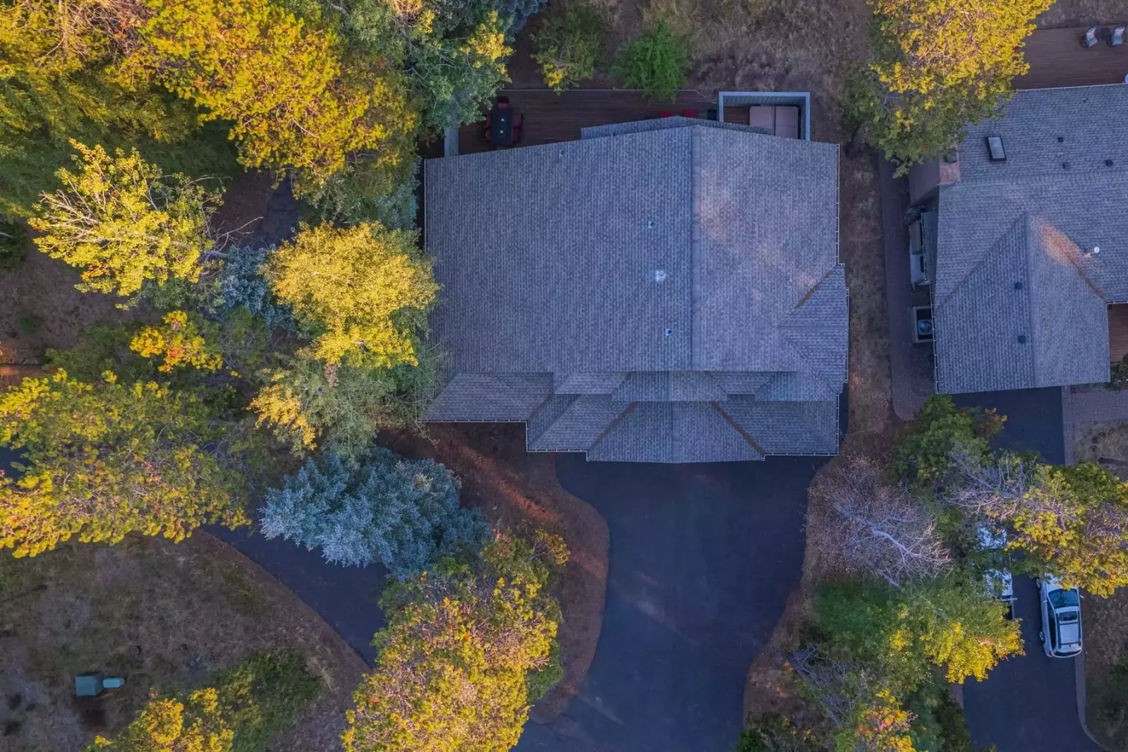 Street parking is strictly prohibited in Sunriver, not to worry, parking allowed in the garage and driveway.