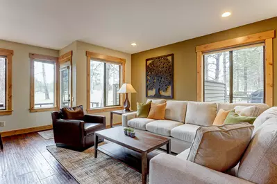 "Place was very cute, clean with a great location…we enjoyed ourselves!" - Thea