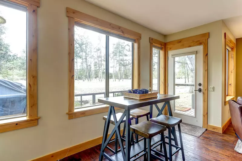 "The property was clean, well equipped, and in a great location. We had a great time and would stay here again." - Sara