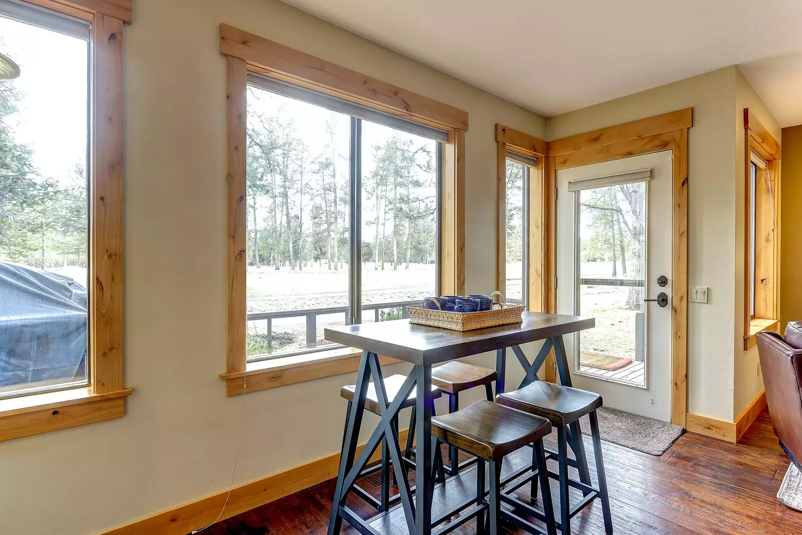 "The property was clean, well equipped, and in a great location. We had a great time and would stay here again." - Sara