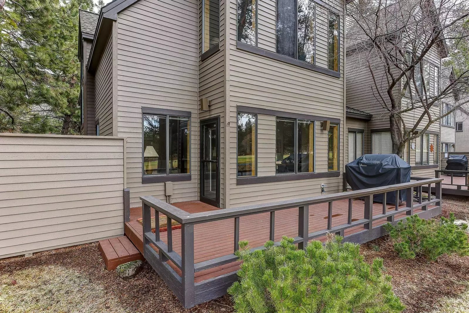 "The home was very clean and comfortable and the furnishings were very nice." - Tonia