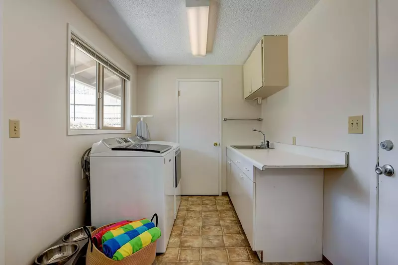 This rental has an up to date washing machine and dryer for guest use.