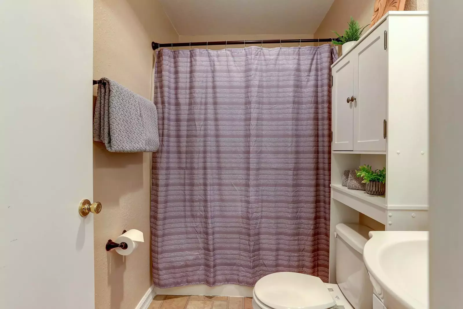 "Loved the place and would stay there again in a heartbeat. We loved the little touches down to the way the towels were decoratively folded" - Sharma