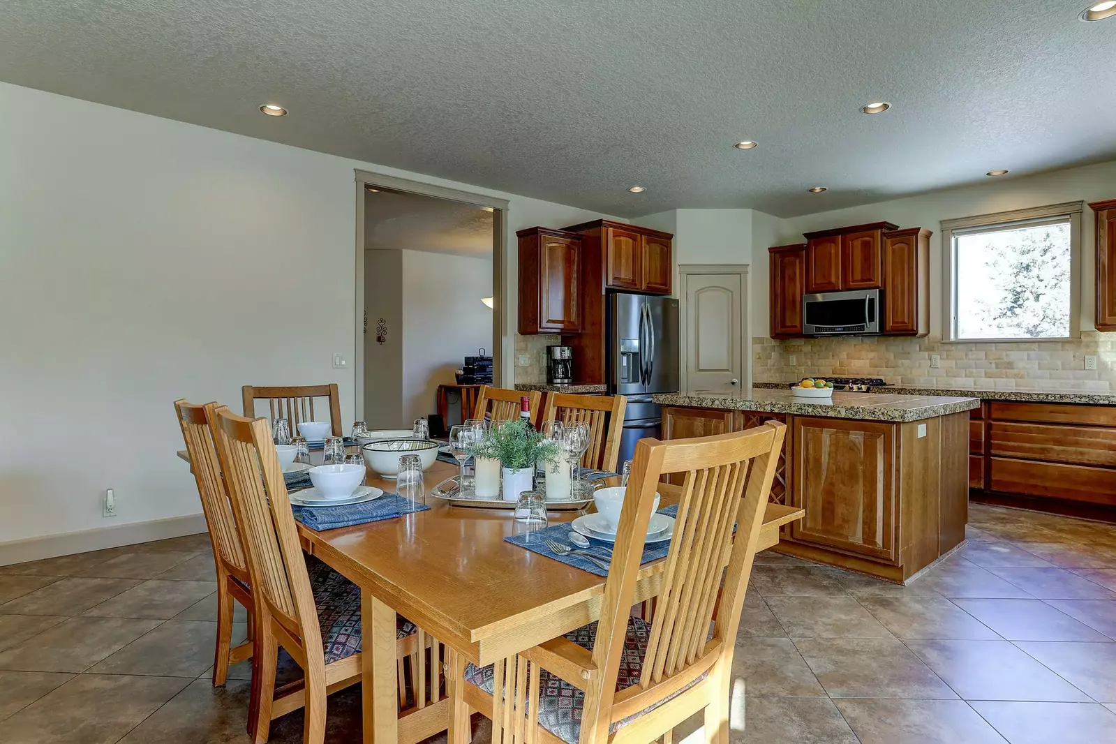 This large and beautiful family home is the perfect destination for families and friends to create memories of the time spent together at Eagle Crest.