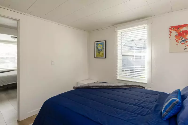 "House is great and location is even better. Everything was clean and check in was easy. Would stay here again." - Ken