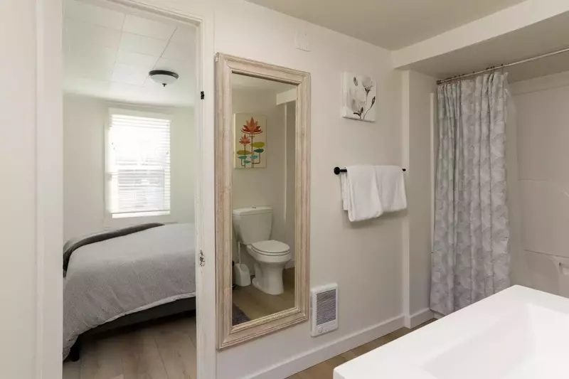 "I really enjoyed my stay at this cute cottage. Comfy beds and a cute layout. The location is central and convenient." - Kelsey