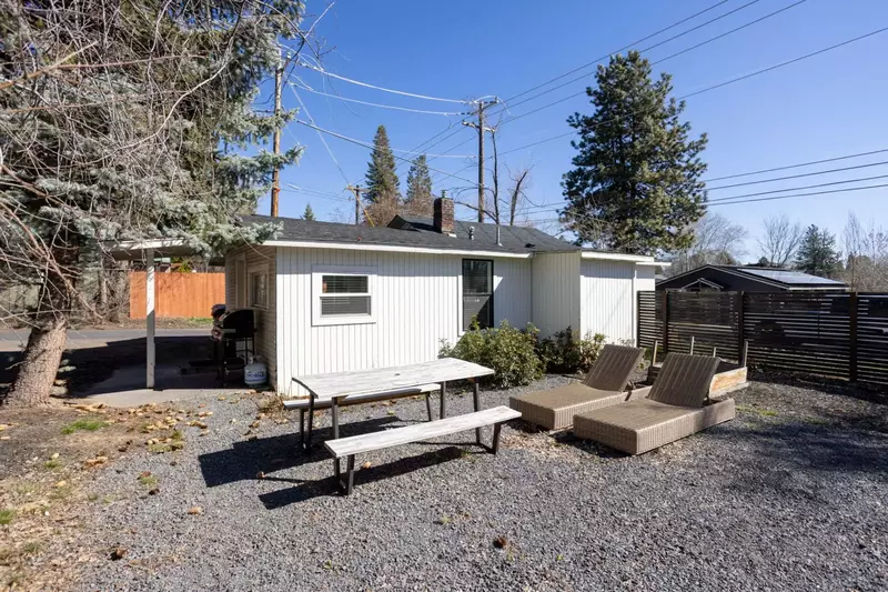 "The location was awesome. Walk to grocery store, food carts, park, town, breakfast, restaurants, breweries. It was great!" - Connie