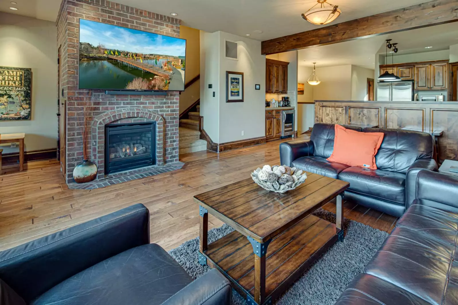 Welcome to Deschutes Crest! We hope we get to host you at this unforgettable rental in the heart of Bend!