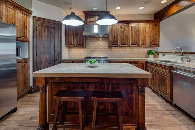 Cook a delicious meal in this fabulous kitchen.
