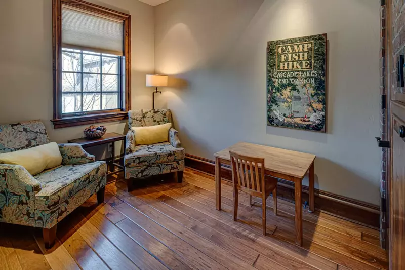 "Great location. This is our second time booking this place. Affordable, spacious and love the path along the Deschutes river. Near Old Mill." - Susan