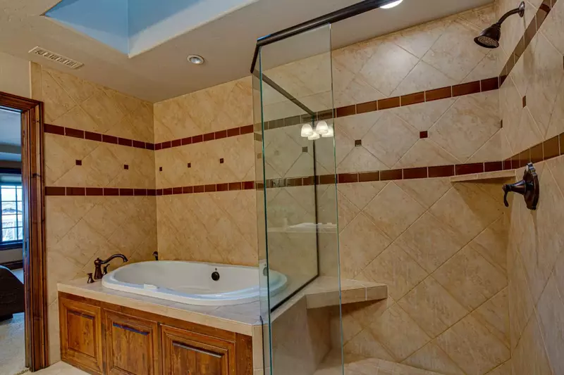 "Clean, and great that each bedroom had its own bathroom. " - Julie