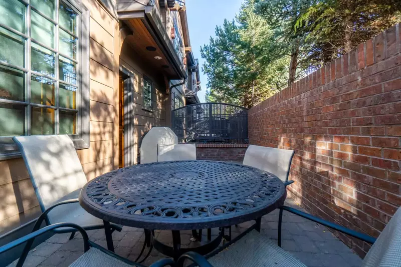 "Great location with easy access to the river walk and the Old Mill District. Lots of shopping and dining options nearby." - Niki