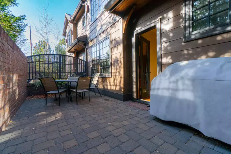 "Perfect location to the amphitheater. Also you can put in the river to float without trying to find a parking spot." - Joey