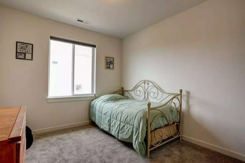 Twin and twin trundle in guest bedroom #2