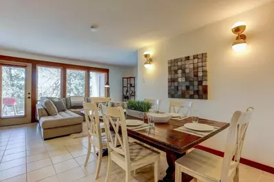 "The unit is nice and had everything we needed." - Susan