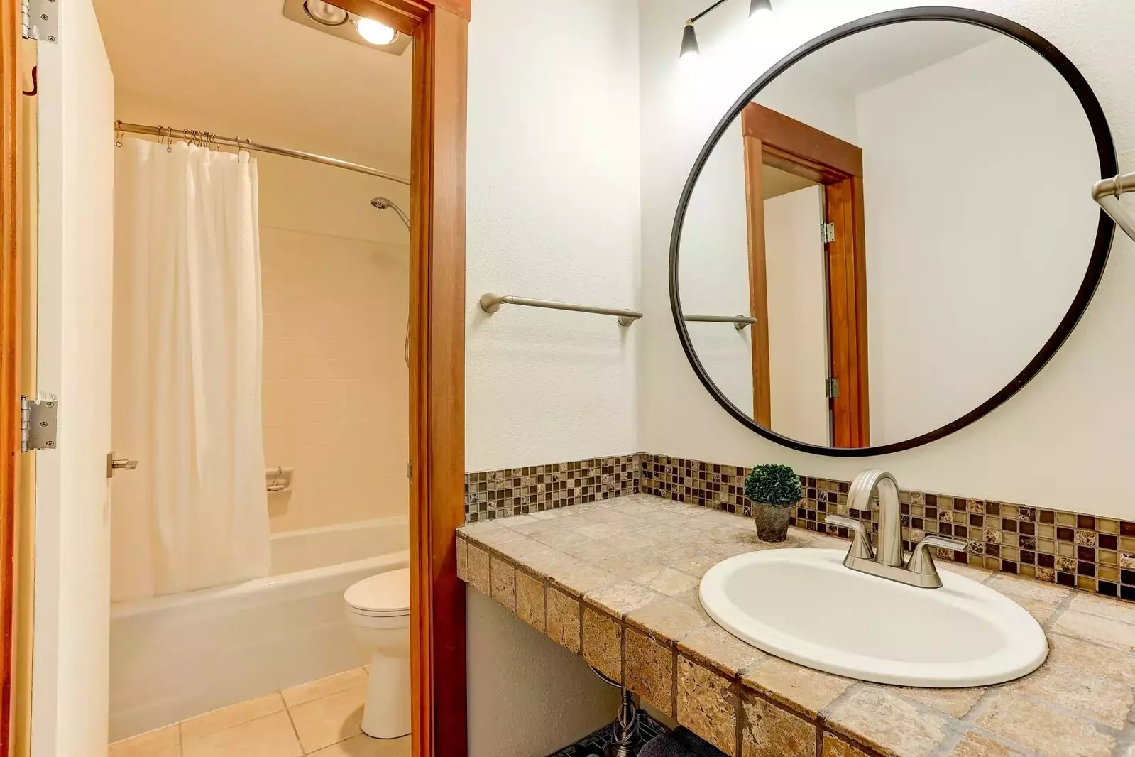 "Beautiful property, well maintained! Three bedrooms with own baths is perfect when traveling with family and friends." - Sharon