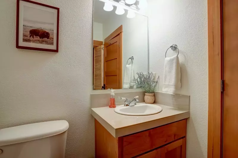 With 2.5 bathrooms everyone has ample privacy.