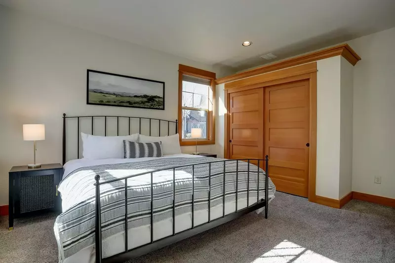 "The house was fabulous, a beautiful location, comfortable beds and living spaces, and a spacious out door space." - Theodore