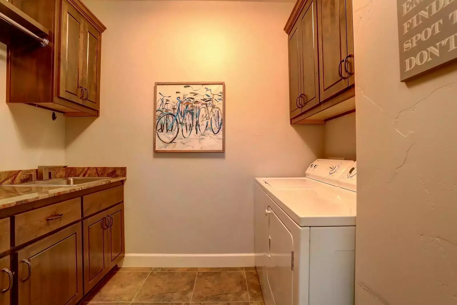 Large fully equipped laundry room - stay awhile!
