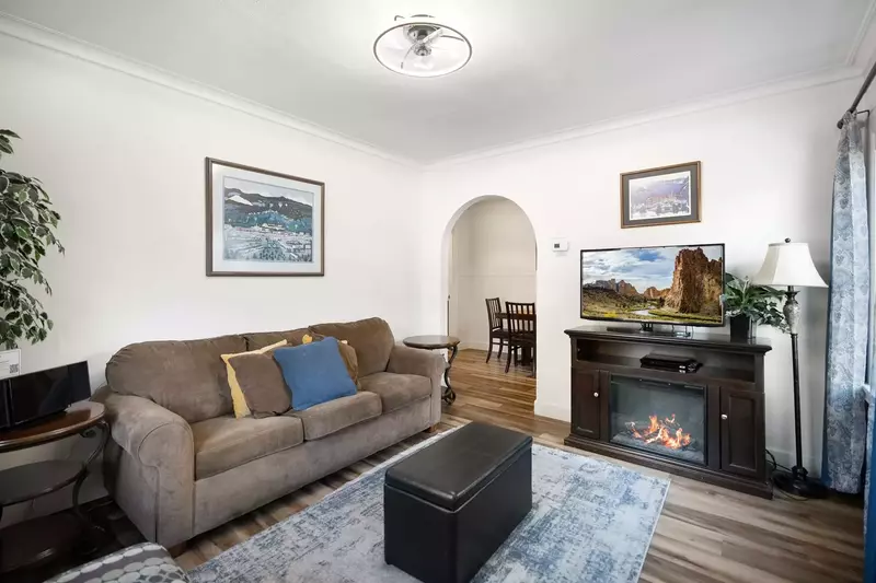 Welcome to Drake Cottage 307! We hope we get to host you at this unforgettable rental in the heart of Bend!