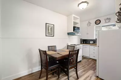 "Great place to rest after a day trip to Crater Lake, Umpqua Hot Springs, or Smith Rock." - Danielle