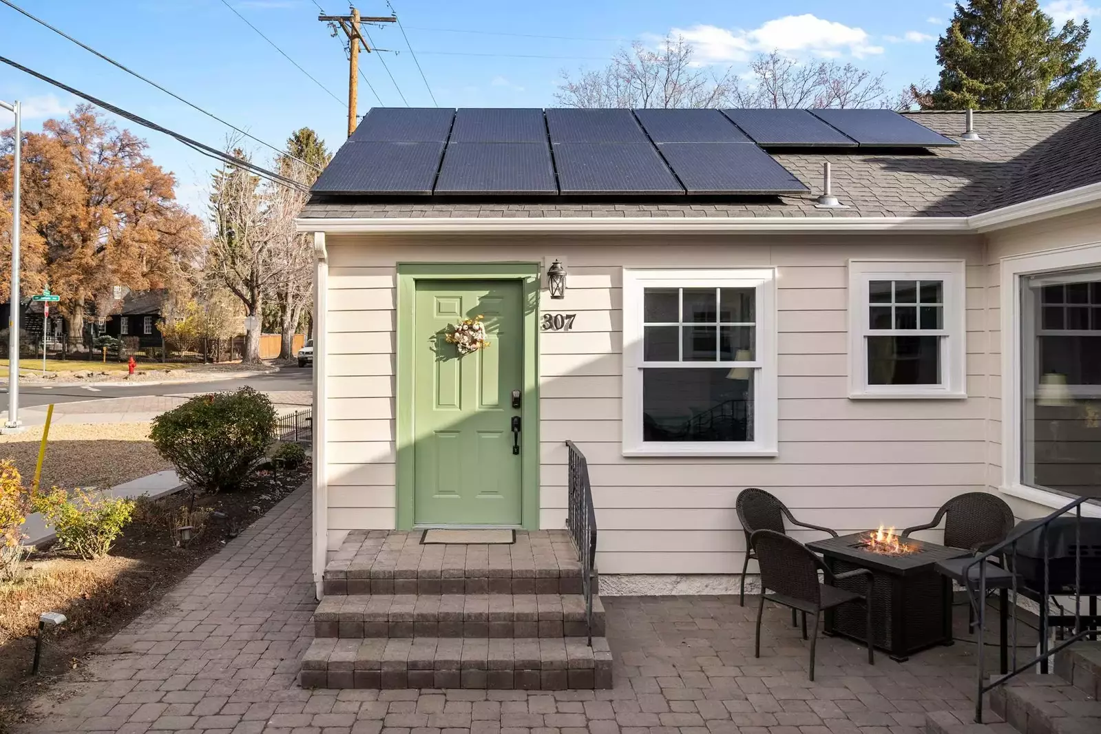 "Well maintained cottage with easy checkin. Walking distance to some cool spots in Bend. Easy parking. Would recommend." - Brian