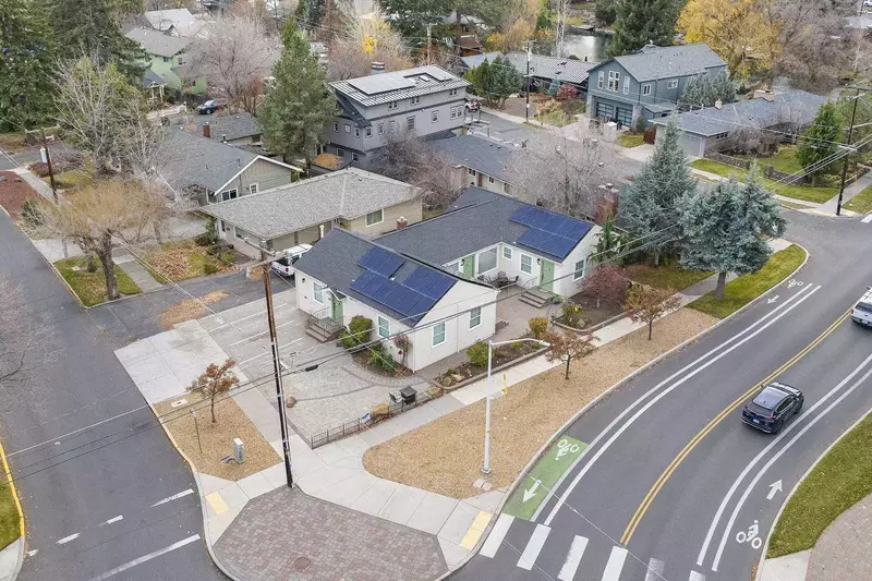 Bend is one of the most vibrant cities in Oregon. It is full of shops, art, breweries, parks, restaurants, and so much more!