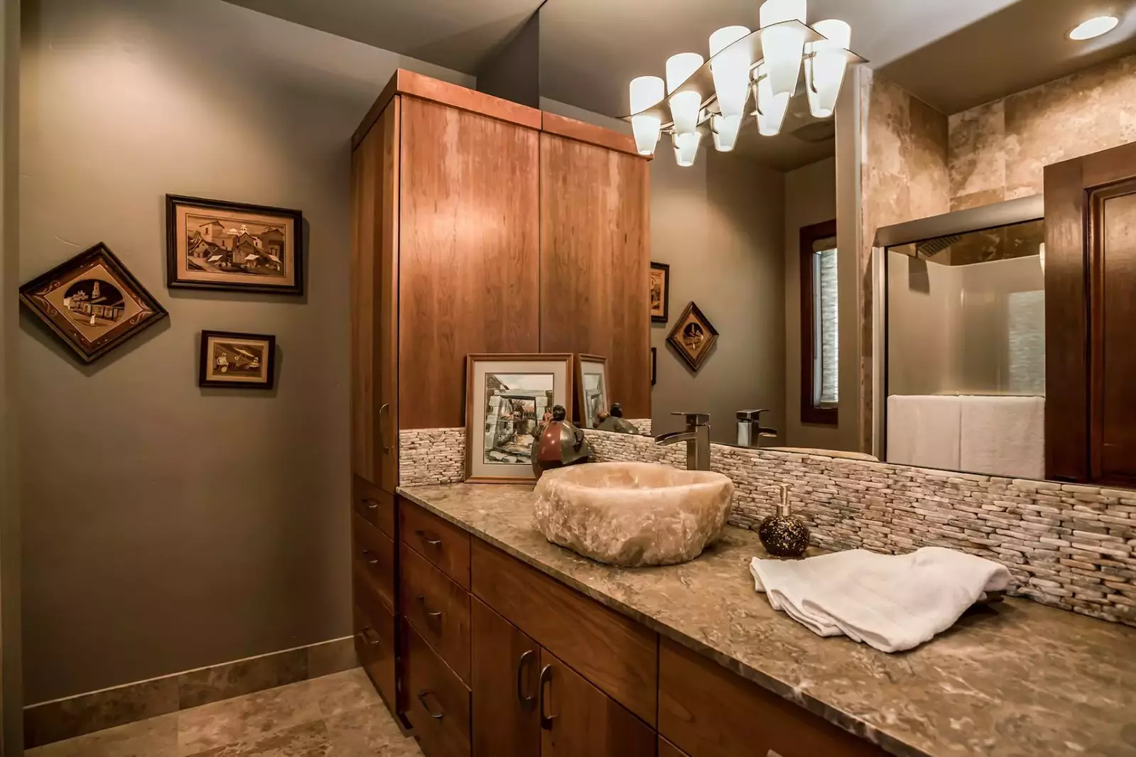 Ensuite bath in 2nd level master.