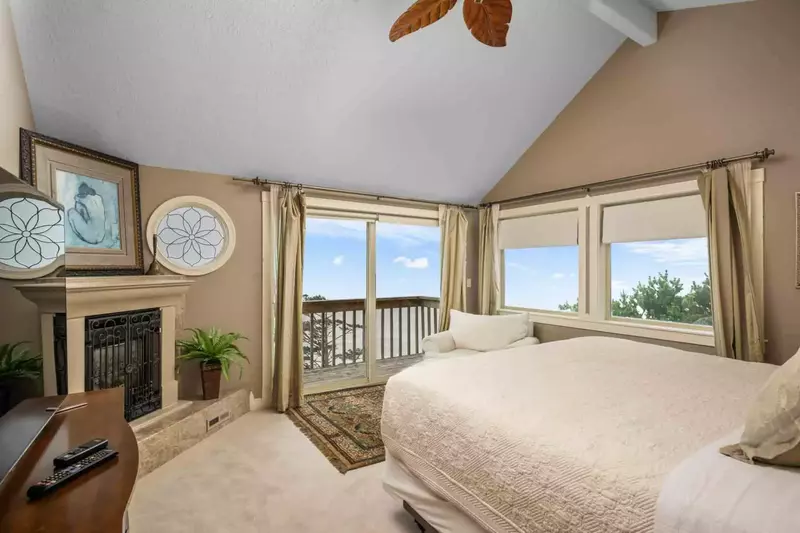 The Oregon Coast is full of natural wonders. We are happy to recommend our favorite hikes, parks, tidepools, and more.