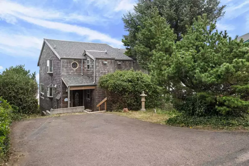 Book your stay at Luxury Ocean Escape and make memories that will last a lifetime!