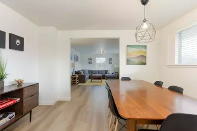 "Great location, well equipped for a family getaway!" - Kathleen