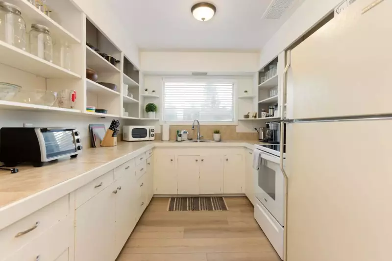 Cook a delicious meal in this fabulous kitchen.