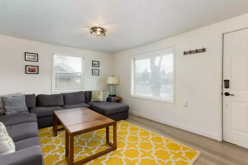 "Comfortable and super convenient (really can’t beat the location)! Communication was quick and clear with hosts." -  Abigail