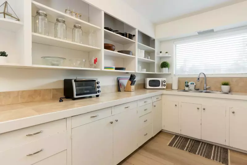 "The best location of any of the places we’ve stayed. We were able to walk to several great restaurants. The kitchen was fully stocked" - Shelly