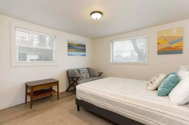 "Large and comfortable home at perfect location. Right in town and river." - Kristi