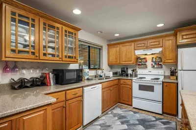 Cook delicious meals for breakfast, lunch, and dinner in this fully equipped kitchen. We suggest grabbing some seafood from a local market.