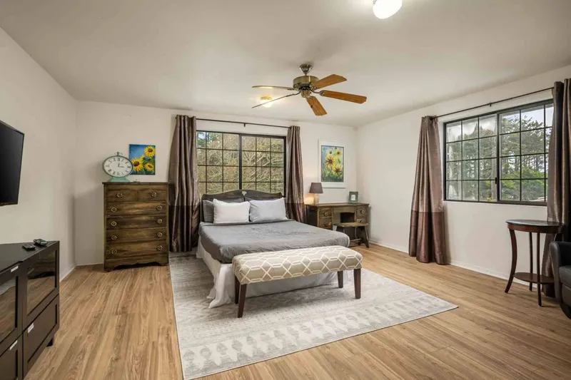 "We had such a wonderful time! Played board games at night! Hot tub was relaxing! Beds were comfortable!" - Anutika