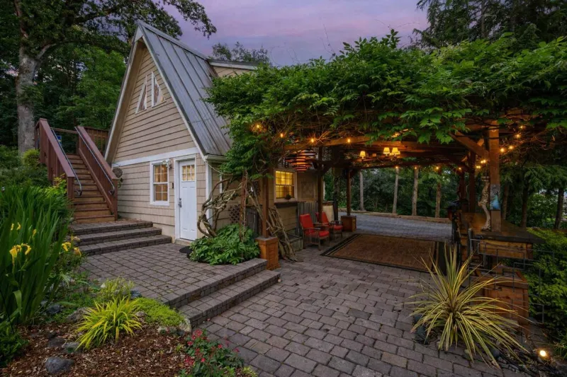 Hoffman Woods Estate