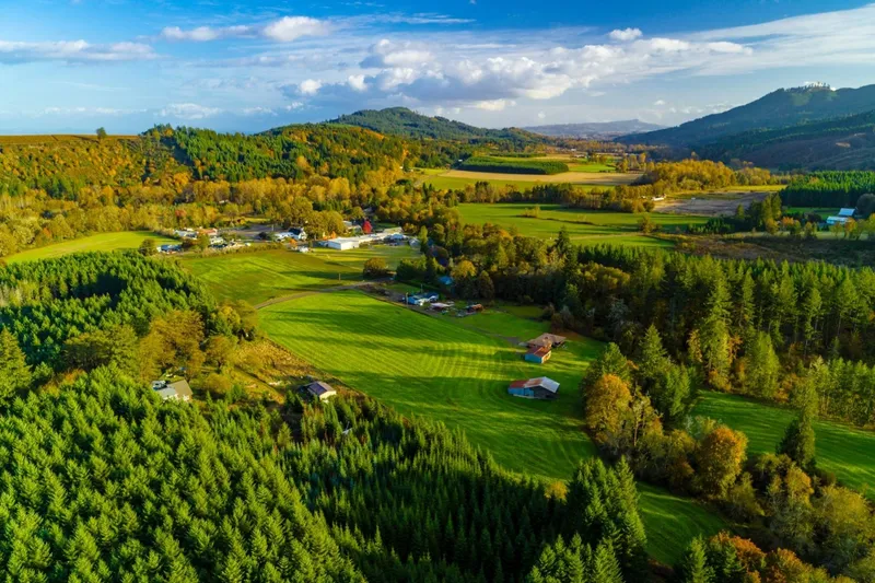 "Clean comfy and extremely quiet and peaceful. Absolutely beautiful surroundings." - Marc