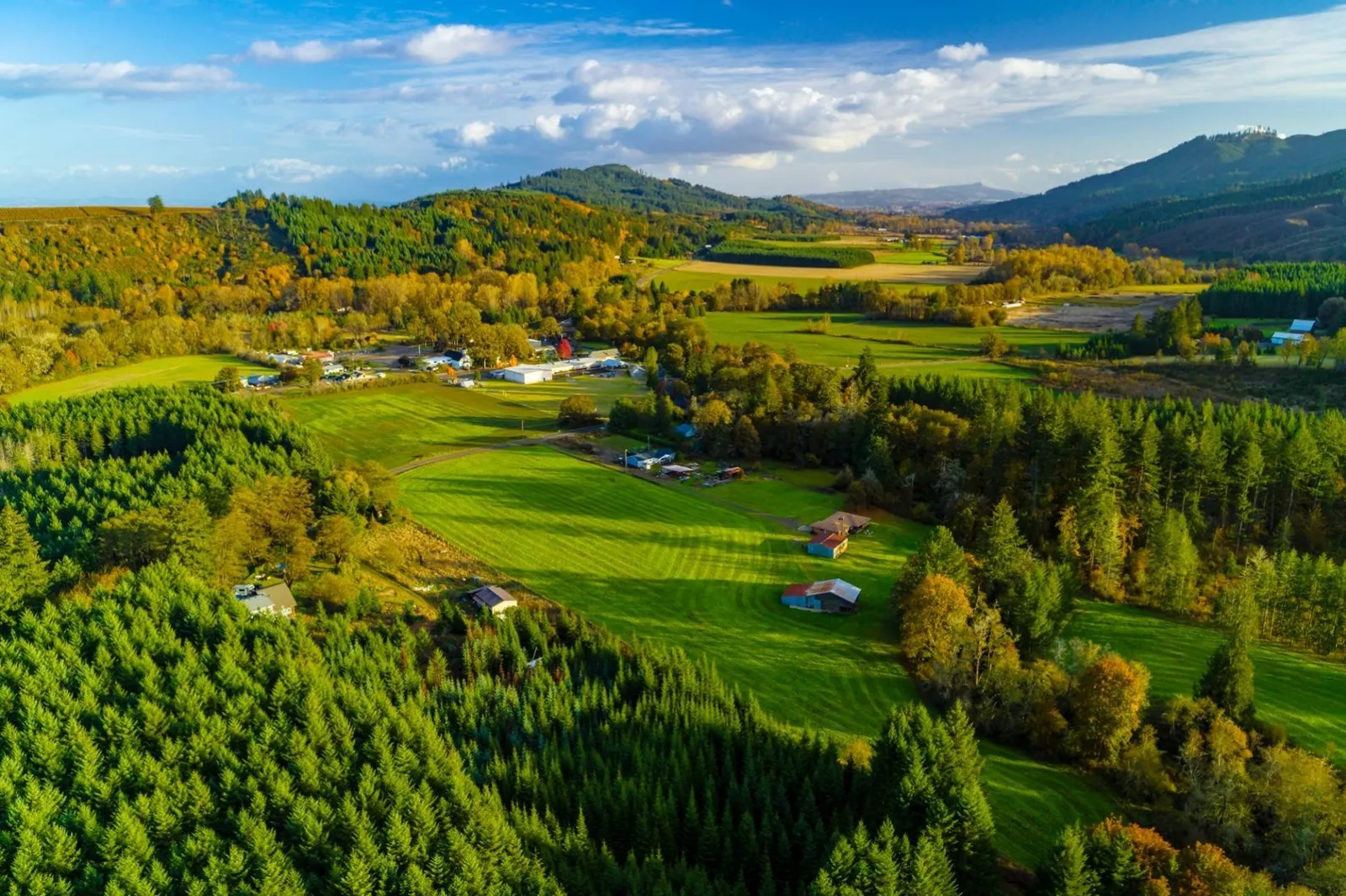 "Clean comfy and extremely quiet and peaceful. Absolutely beautiful surroundings." - Marc