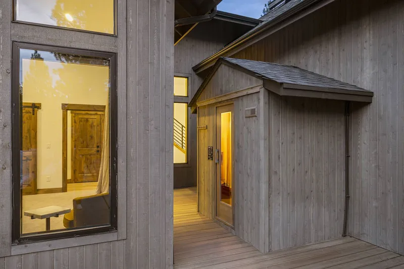 Yes, that is a sauna!