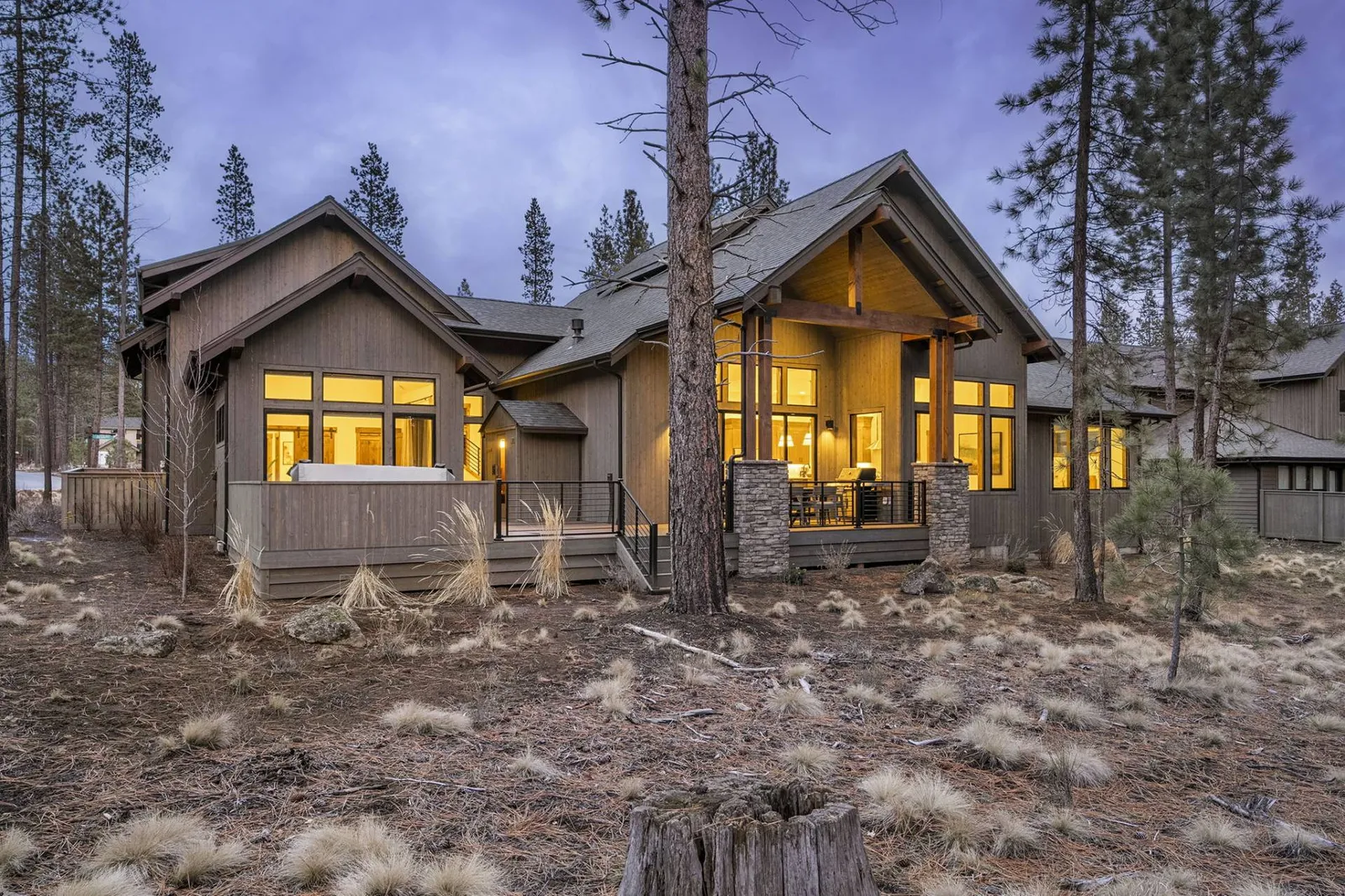 Sunriver is just south of Bend, Redmond, and Sisters. Use this rental as a basecamp for a Central Oregon adventure.