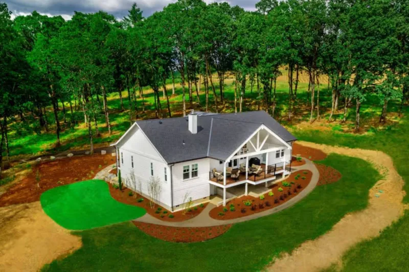 The Farmhouse at Quandary Vineyards